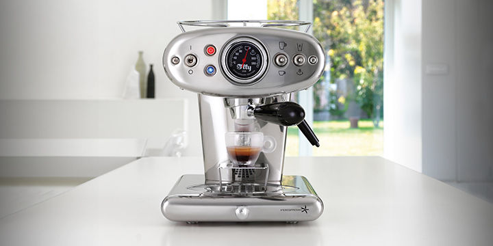PLP_macchine-caffe-Y5-iperespresso_closeup_720x360