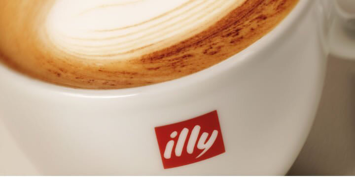 illy-CA_coffee-cappuccino-closeup_720x360