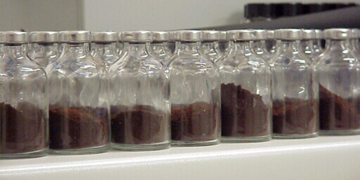 Latas de café del laboratorio AromaLab - 1998