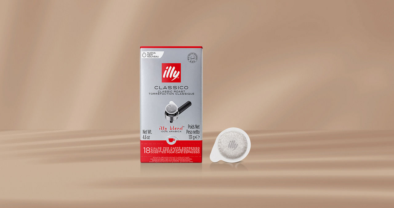 Grains Café Illy 250G Isolé Sur Fond Blanc Illycaff Est — Photo