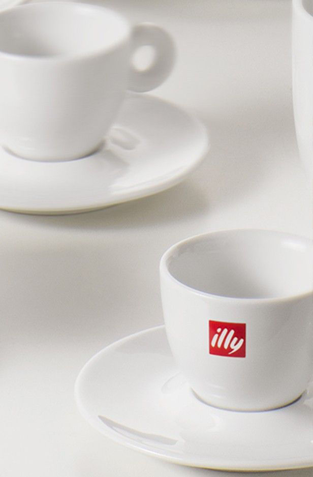 Set 12 tazzine Caffe' Illy in porcellana con piattino