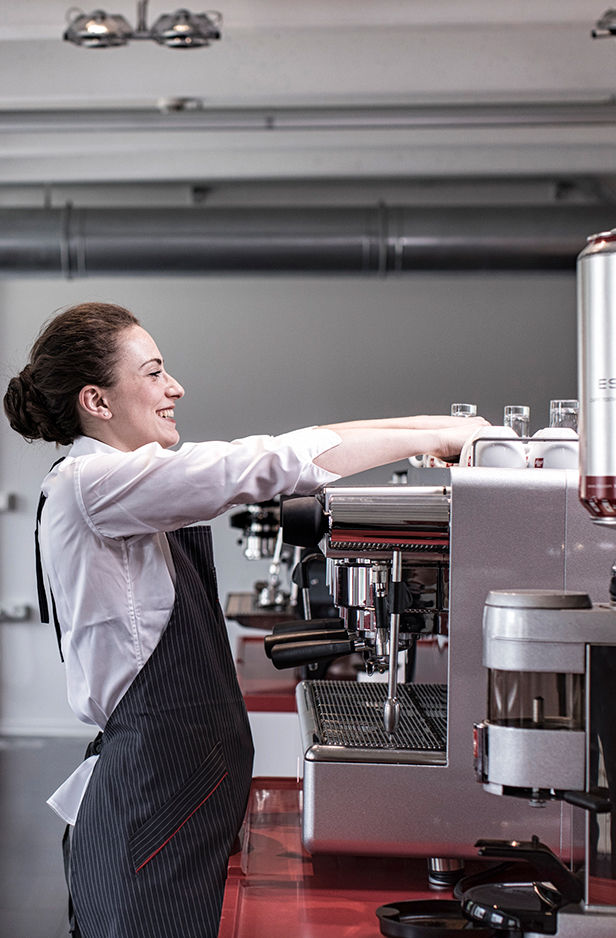 Ground Coffee Machines and Coffee Makers - illy