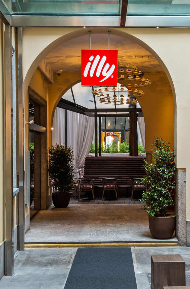 illy Monte Napoleone