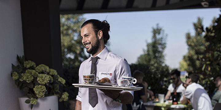 Green_Bar_Waiter