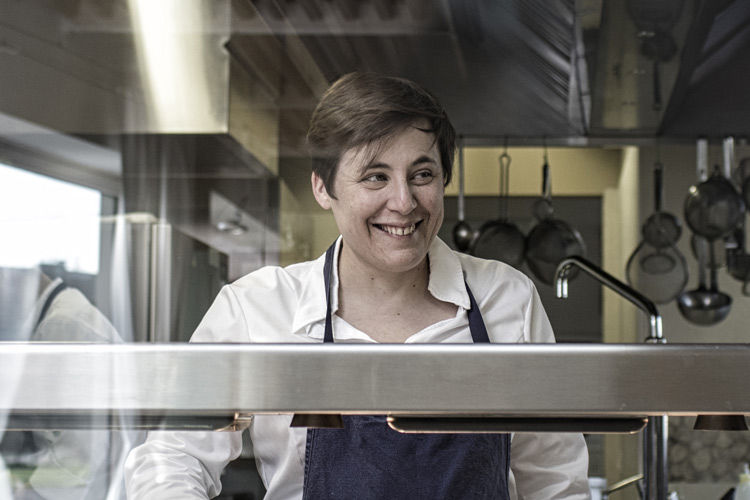  Antonia Klugmann in de keuken
