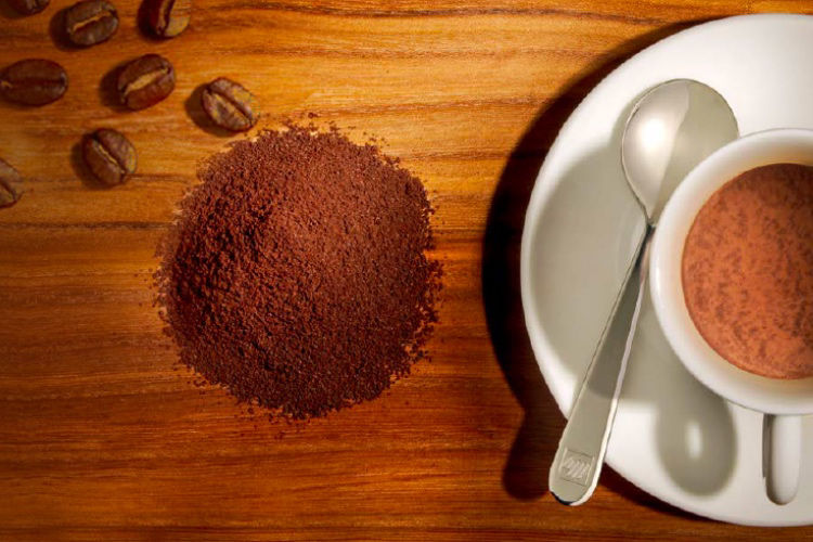 21.03.25_coffee-on-table_fullwidth-mobile_750x500