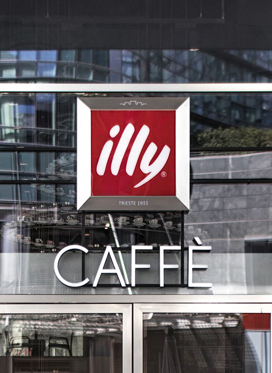 21.03.25_illy-store-banner-01_showcase-v1_886x1214