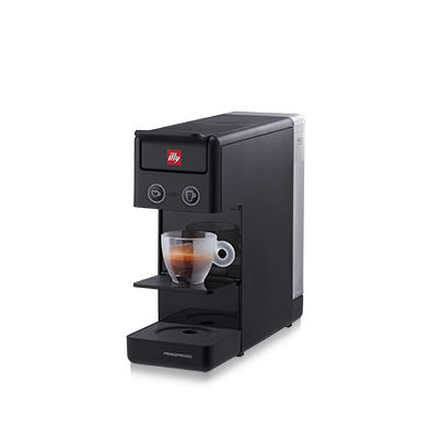 2019_Y3.3_Black-Front-Espresso-at-Angle_Image_HR_ENG.tif