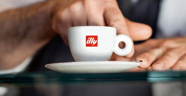 illy logo cup