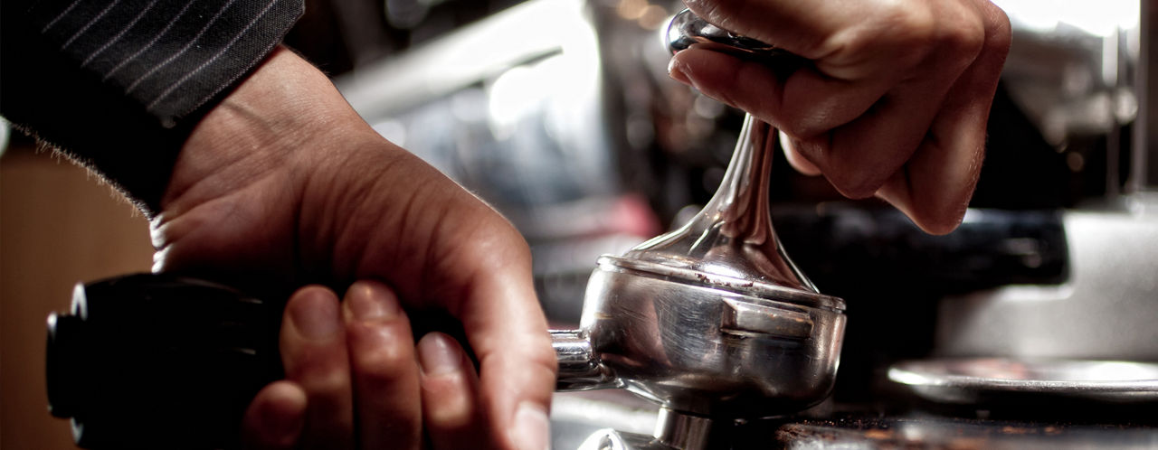 Pressare il caffè